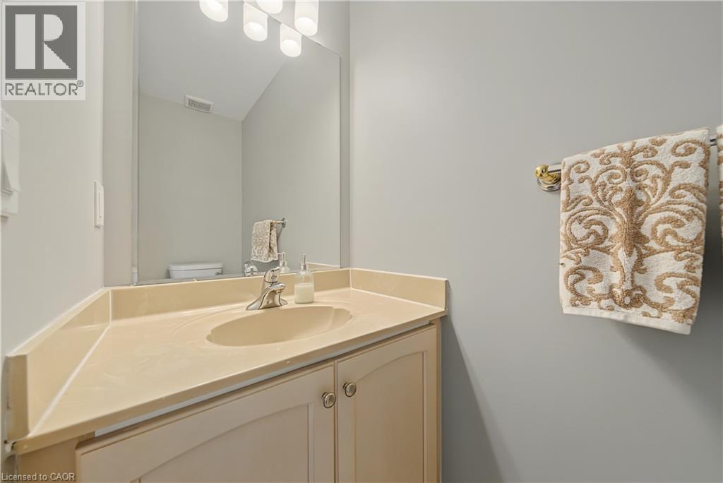 562 Delphine Drive, Burlington, Ontario  L7L 6X1 - Photo 11 - 40853937