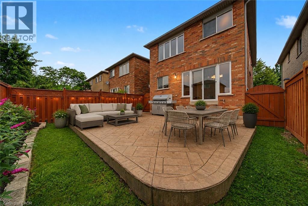 562 Delphine Drive, Burlington, Ontario  L7L 6X1 - Photo 2 - 40853937