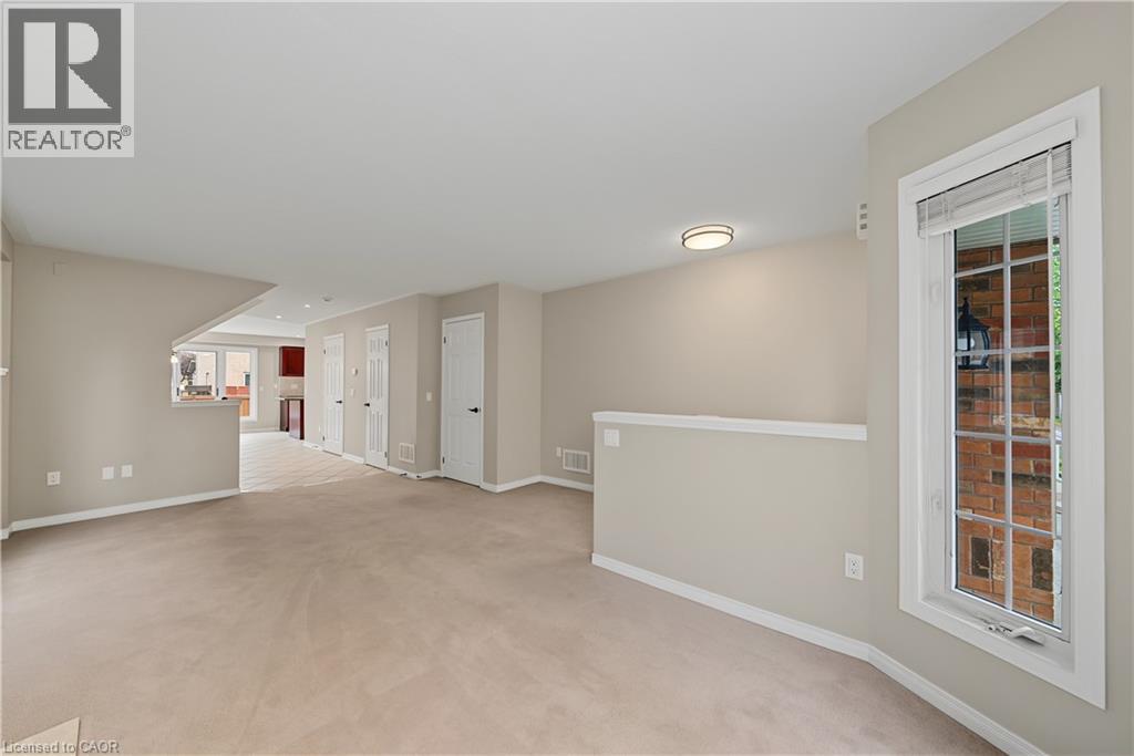 562 Delphine Drive, Burlington, Ontario  L7L 6X1 - Photo 6 - 40853937