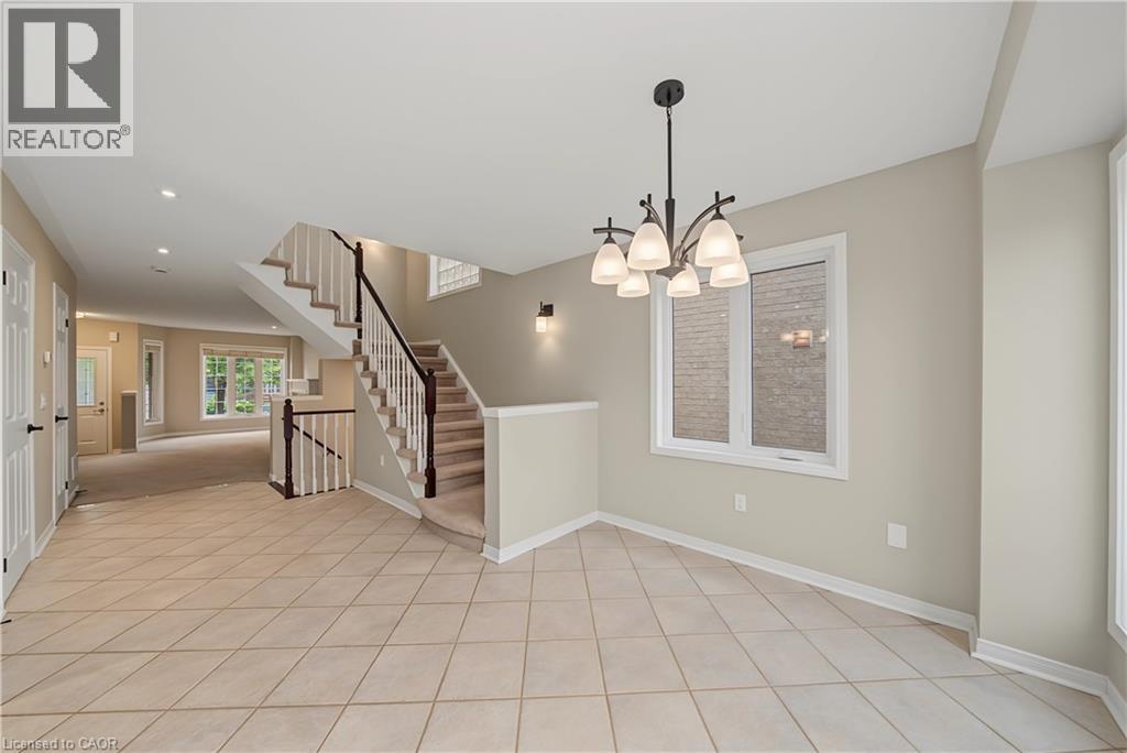 562 Delphine Drive, Burlington, Ontario  L7L 6X1 - Photo 7 - 40853937