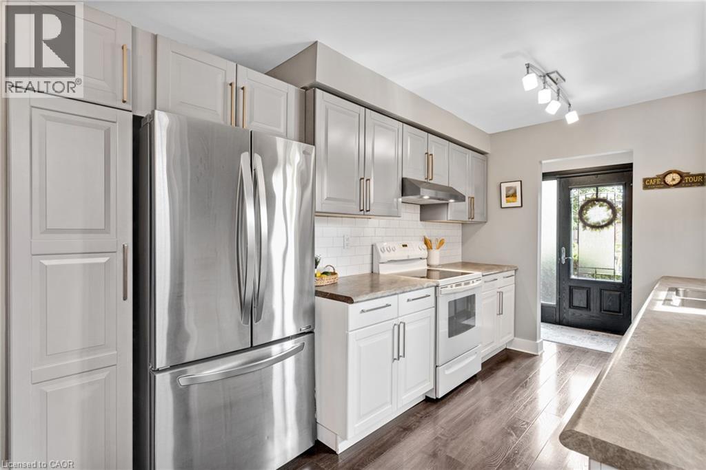 18 Bismark Drive, Cambridge, Ontario  N1S 4G1 - Photo 6 - 40852273
