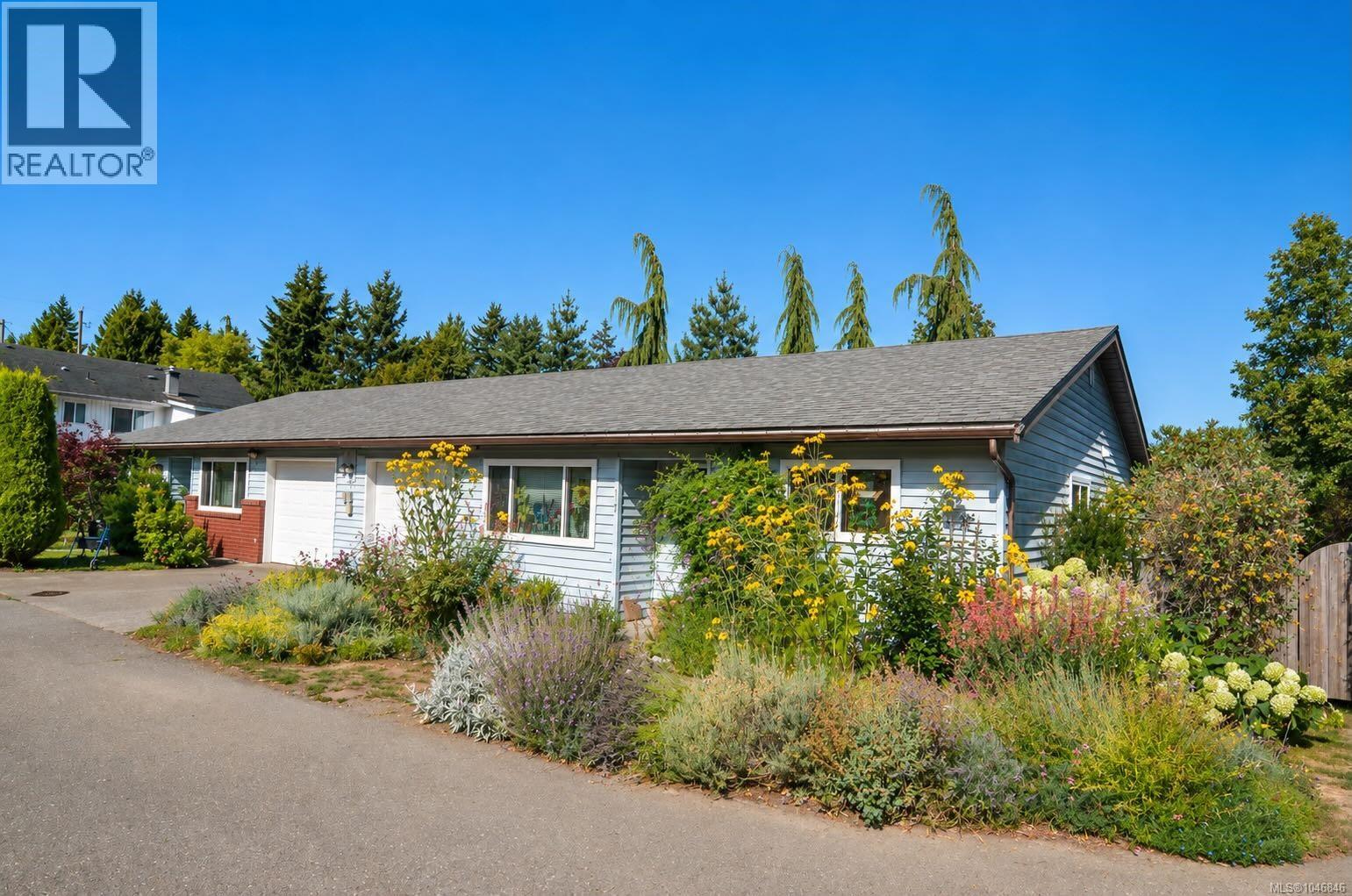 F 1670 Piercy Ave, Courtenay, British Columbia  V9N 3E9 - Photo 1 - 1046846