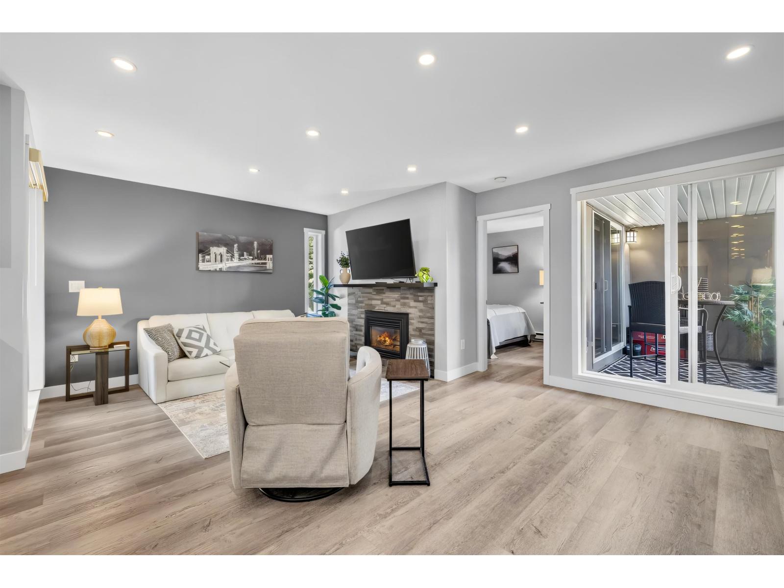 105 15717 Marine Drive, White Rock, British Columbia  V4B 1E4 - Photo 5 - R3155262