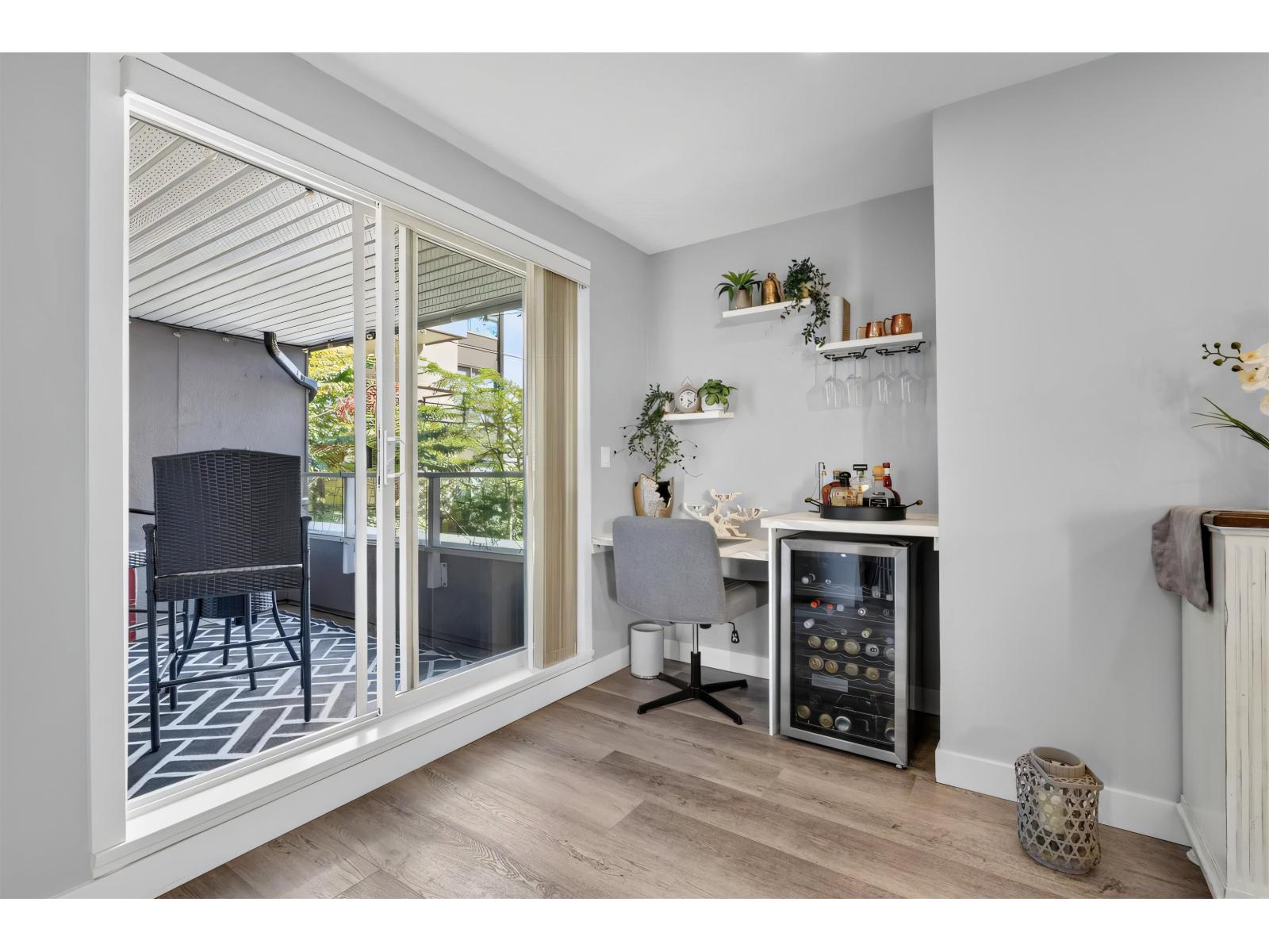 105 15717 Marine Drive, White Rock, British Columbia  V4B 1E4 - Photo 12 - R3155262