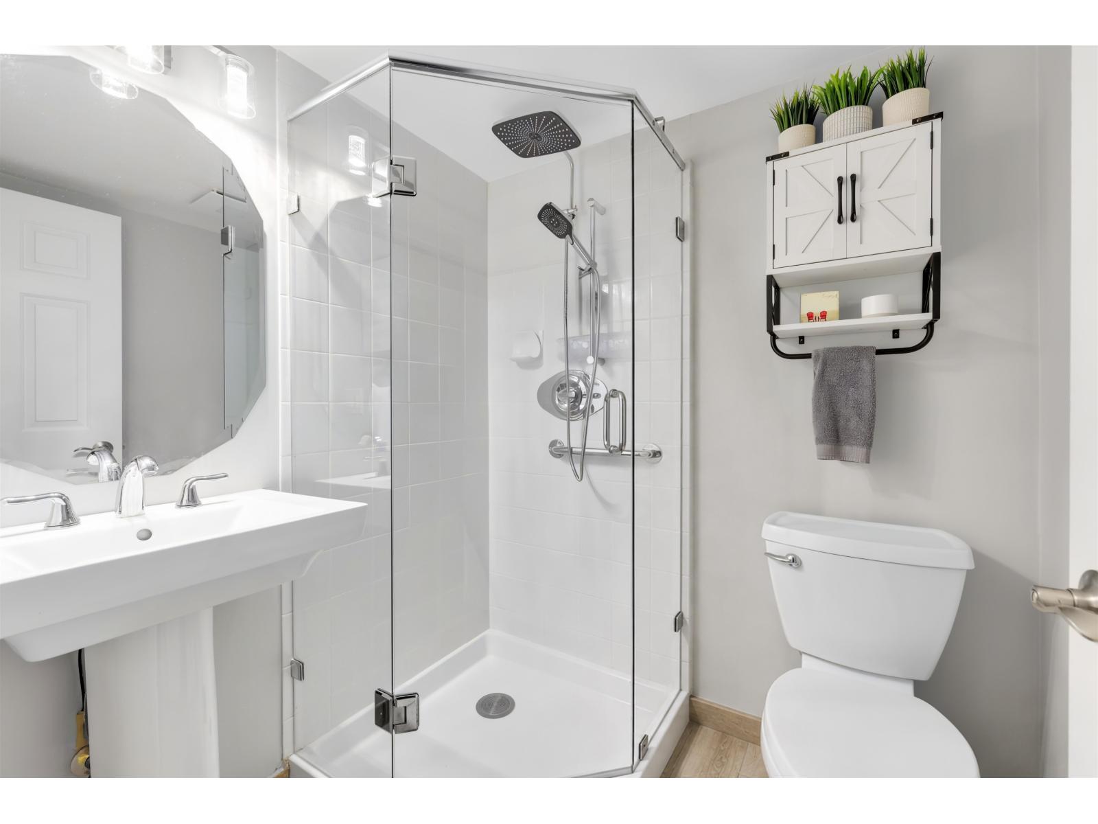 105 15717 Marine Drive, White Rock, British Columbia  V4B 1E4 - Photo 18 - R3155262