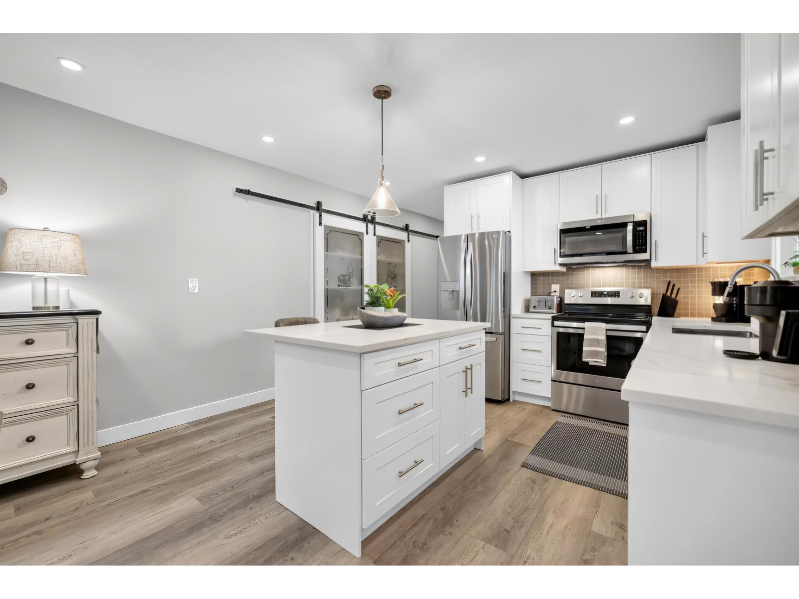 105 15717 Marine Drive, White Rock, British Columbia  V4B 1E4 - Photo 9 - R3155262