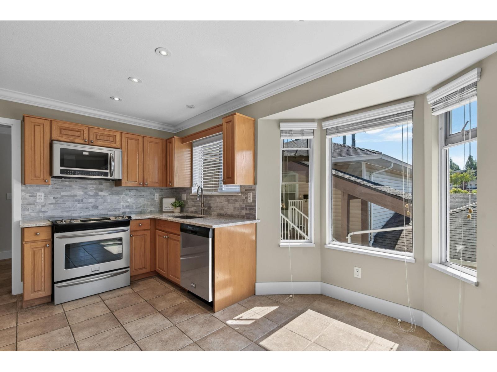 203 6875 121 Street, Surrey, British Columbia  V3Q 1W2 - Photo 6 - R3155376