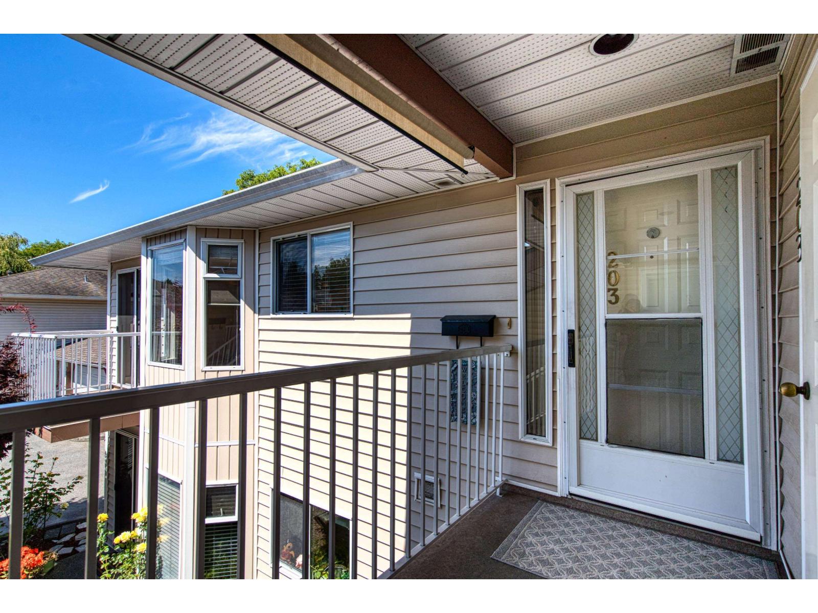 203 6875 121 Street, Surrey, British Columbia  V3Q 1W2 - Photo 3 - R3155376