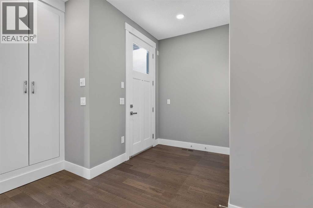 3318 Centre B Street NW, Calgary, Alberta  T2K 0V6 - Photo 5 - A2334289