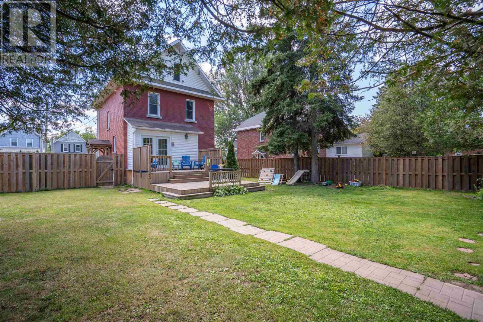 31 St. George's Ave E, Sault Ste. Marie, Ontario  P6B 1W8 - Photo 32 - SM261987