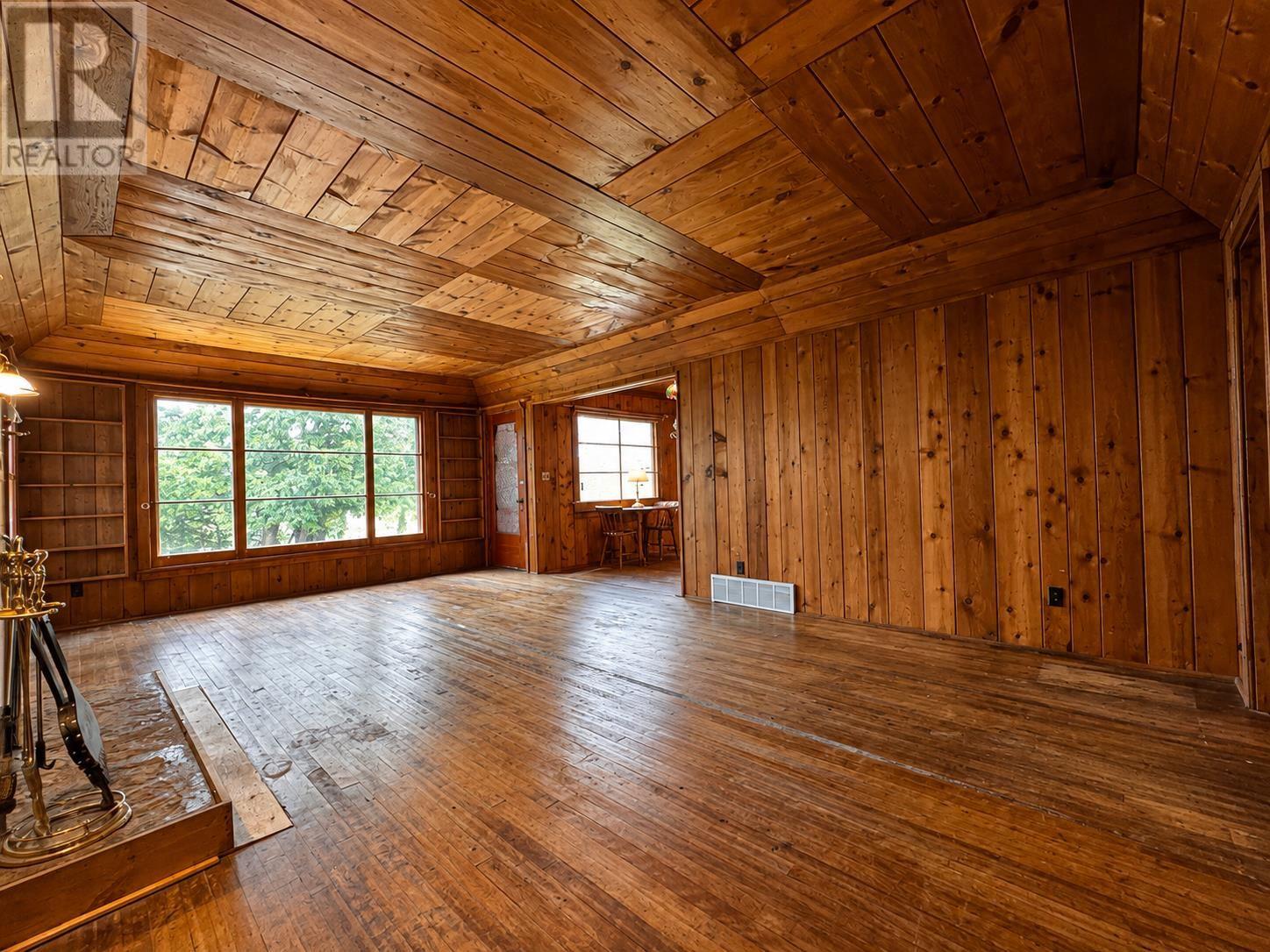 3045 Bay St, Hilton Beach, Ontario  P0R 1G0 - Photo 12 - SM262161