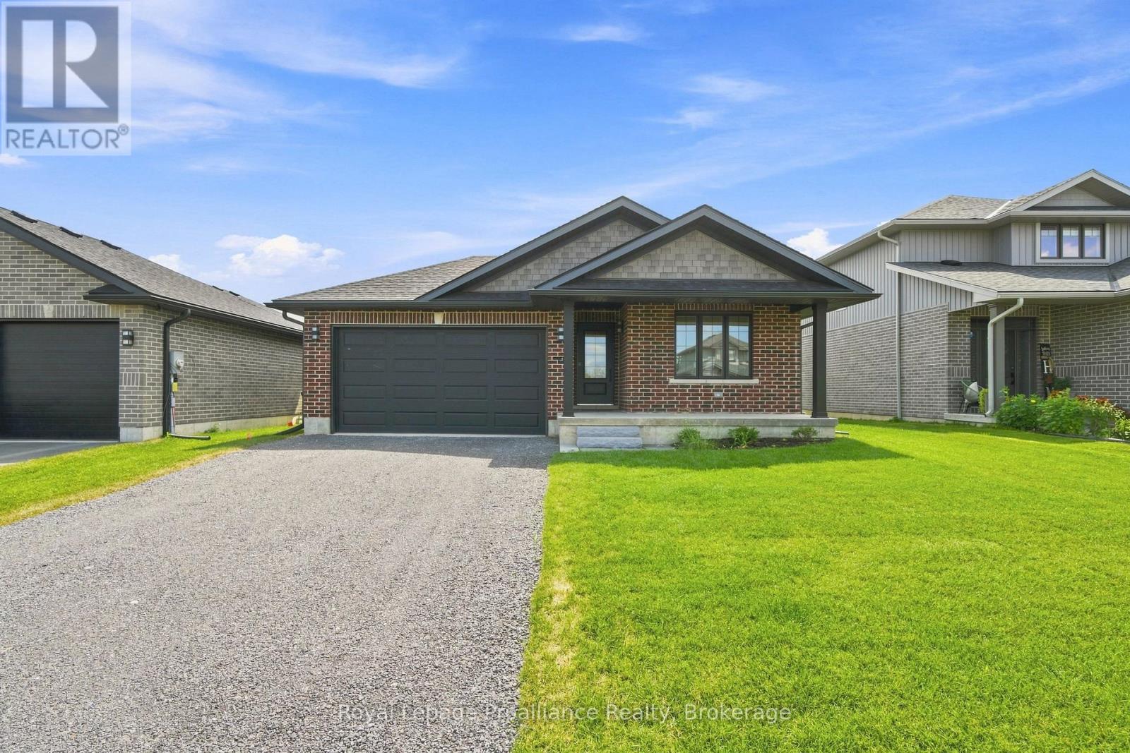 106 Hastings Park Drive, Belleville, Ontario  K8P 0J1 - Photo 2 - X12848466