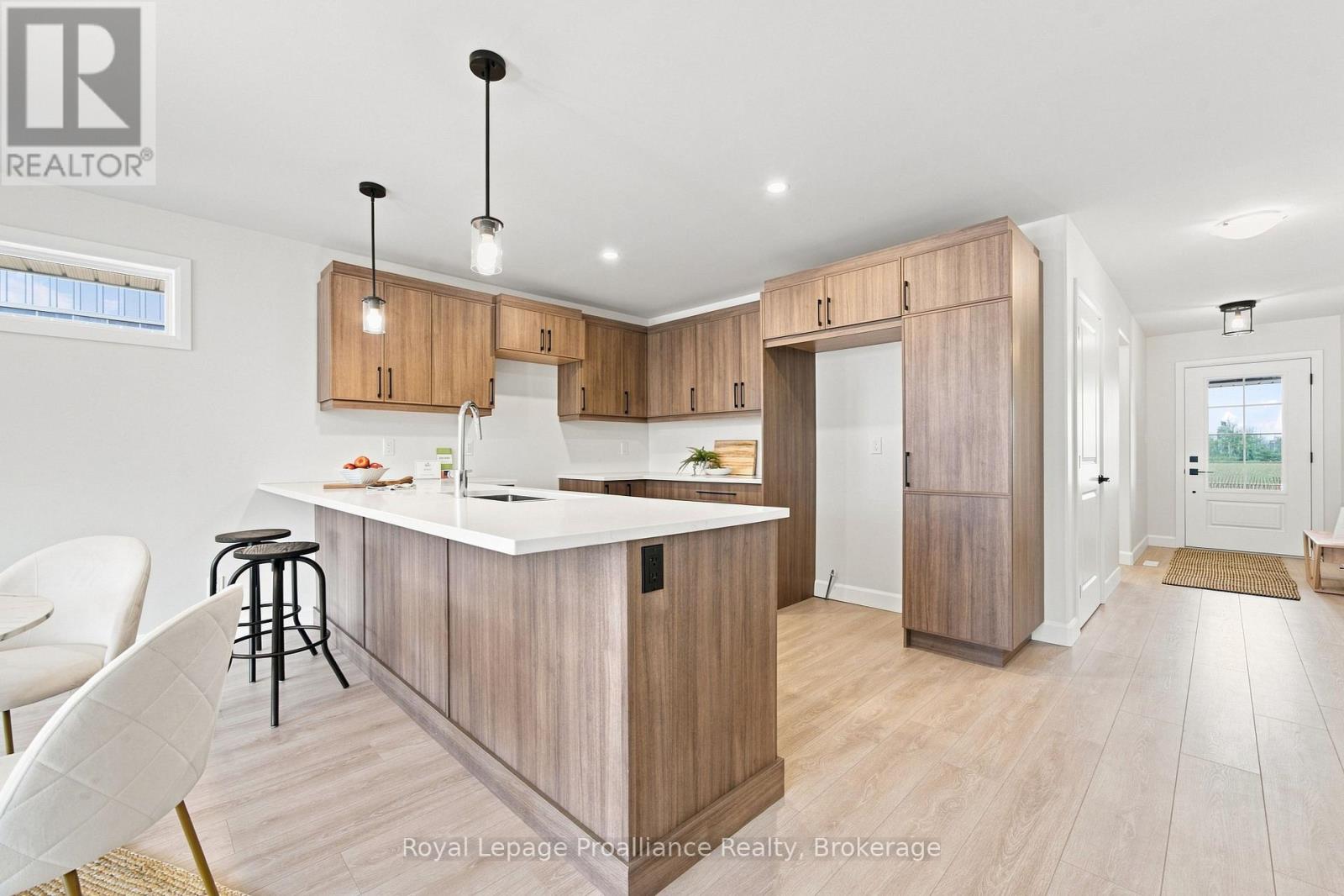106 Hastings Park Drive, Belleville, Ontario  K8P 0J1 - Photo 7 - X12848466