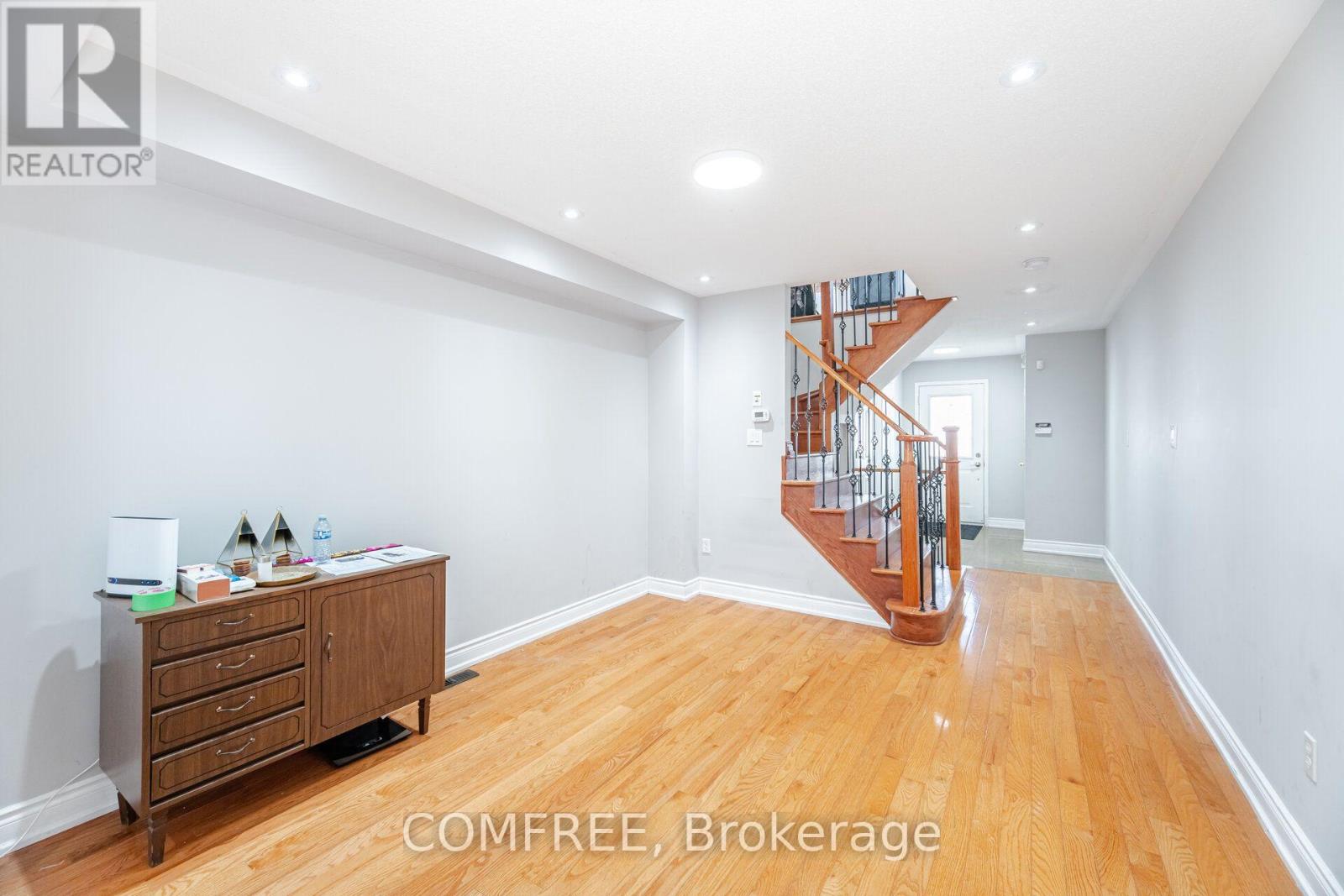 81 Vessel Crescent, Toronto, Ontario M1C 5K6 - Photo 7 - E13673326