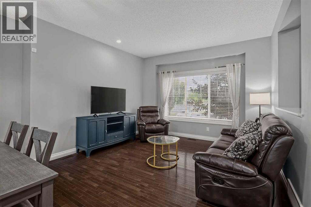 53 Mahogany Point Se, Calgary, Alberta  T3M 0T2 - Photo 5 - A2334827