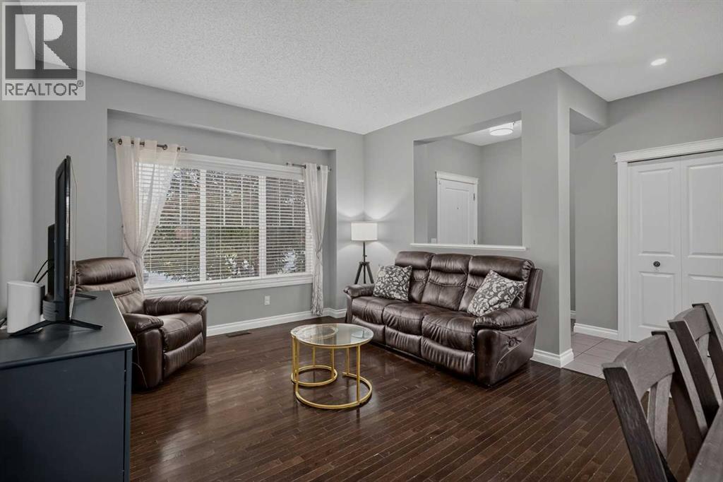 53 Mahogany Point Se, Calgary, Alberta  T3M 0T2 - Photo 3 - A2334827