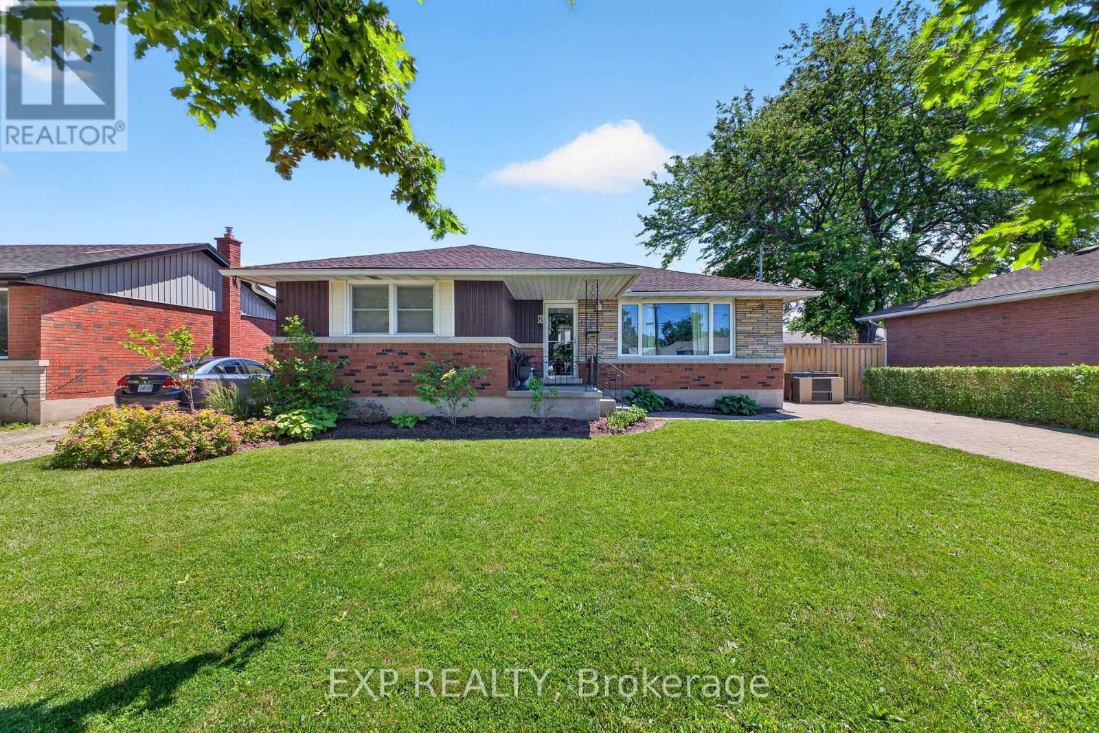 8 Dunraven Avenue, St. Catharines, Ontario  L2M 6A7 - Photo 2 - X13673284