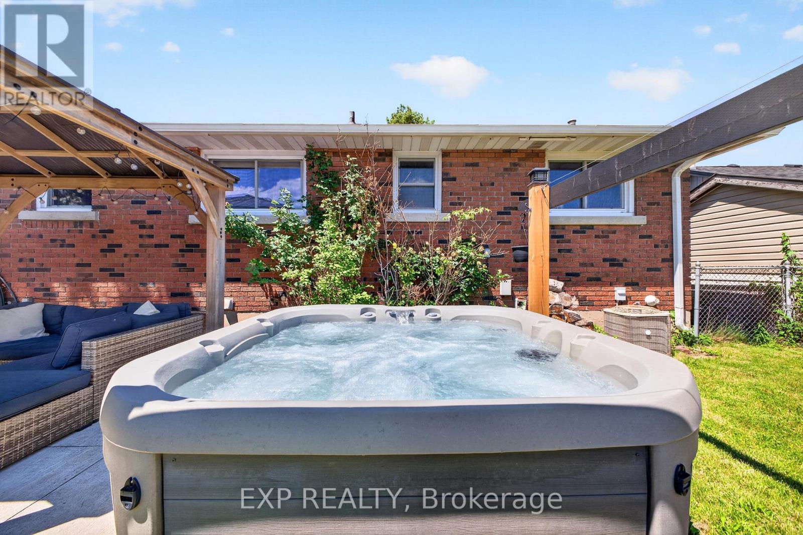 8 Dunraven Avenue, St. Catharines, Ontario  L2M 6A7 - Photo 47 - X13673284