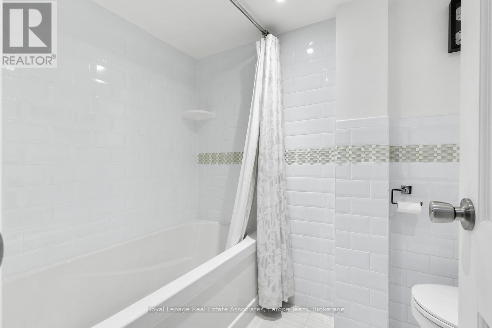 134 Holland Park Avenue, Toronto, Ontario  M6E 1L6 - Photo 31 - C13673148