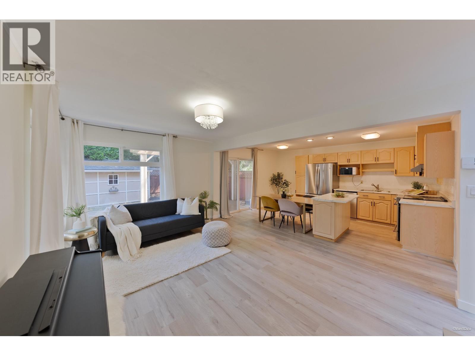 2512 Burian Drive, Coquitlam, British Columbia V3K 5W9 - Photo 3 - R3155592