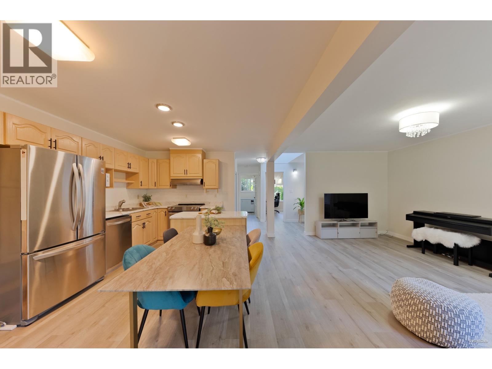 2512 Burian Drive, Coquitlam, British Columbia V3K 5W9 - Photo 9 - R3155592
