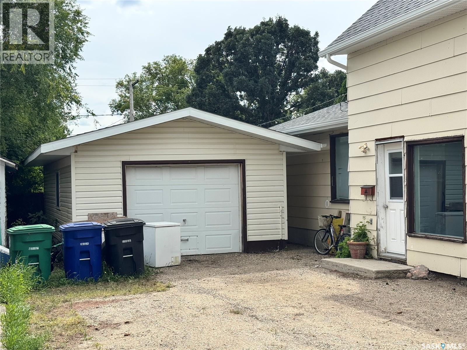 408 4th Avenue E, Biggar, Saskatchewan  S0K 0M0 - Photo 37 - SK038385