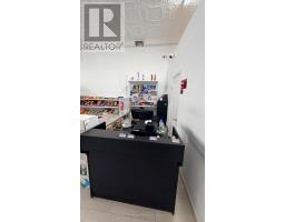 114 QUEEN STREET, Toronto, Ontario