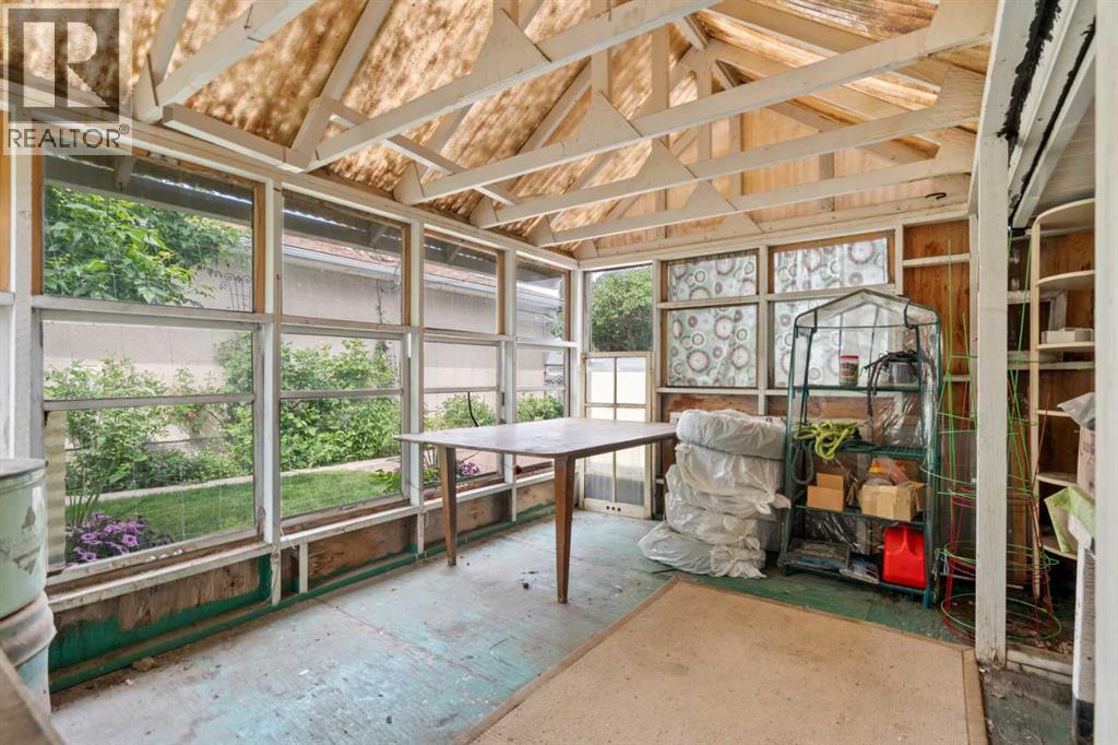 6215 Thorncliffe Drive Nw, Calgary, Alberta  T2K 3A6 - Photo 33 - A2324574