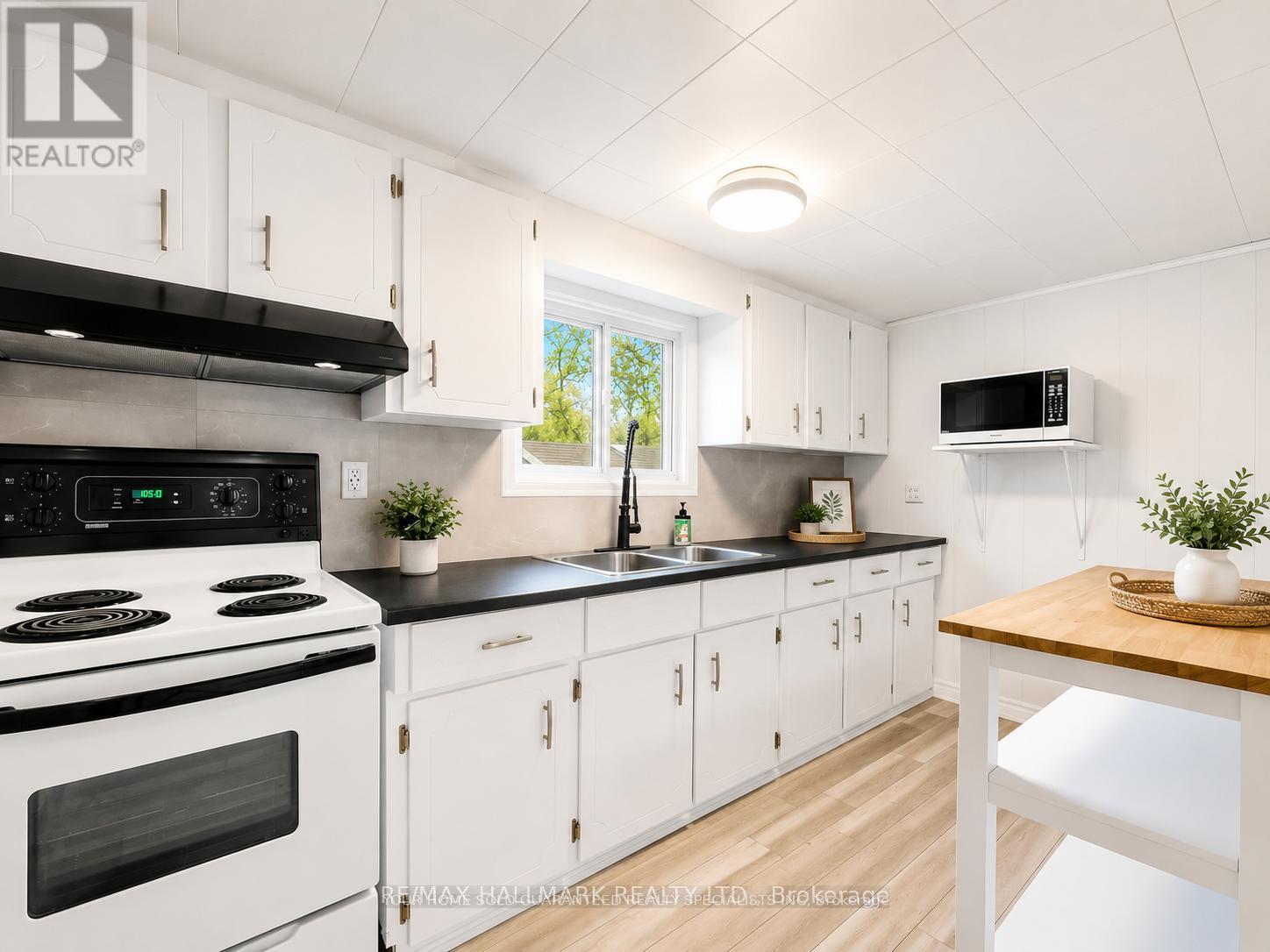 1053 Elm Road, Innisfil, Ontario  L0L 1C0 - Photo 4 - N13673310