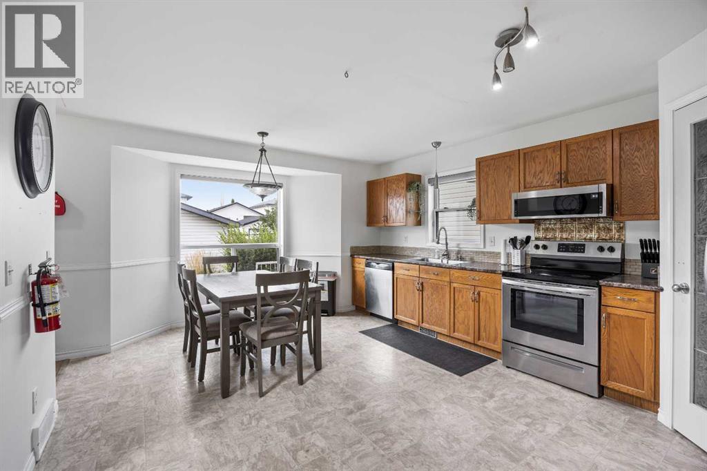 133 Applemead Close Se, Calgary, Alberta  T2A 7S7 - Photo 8 - A2335852