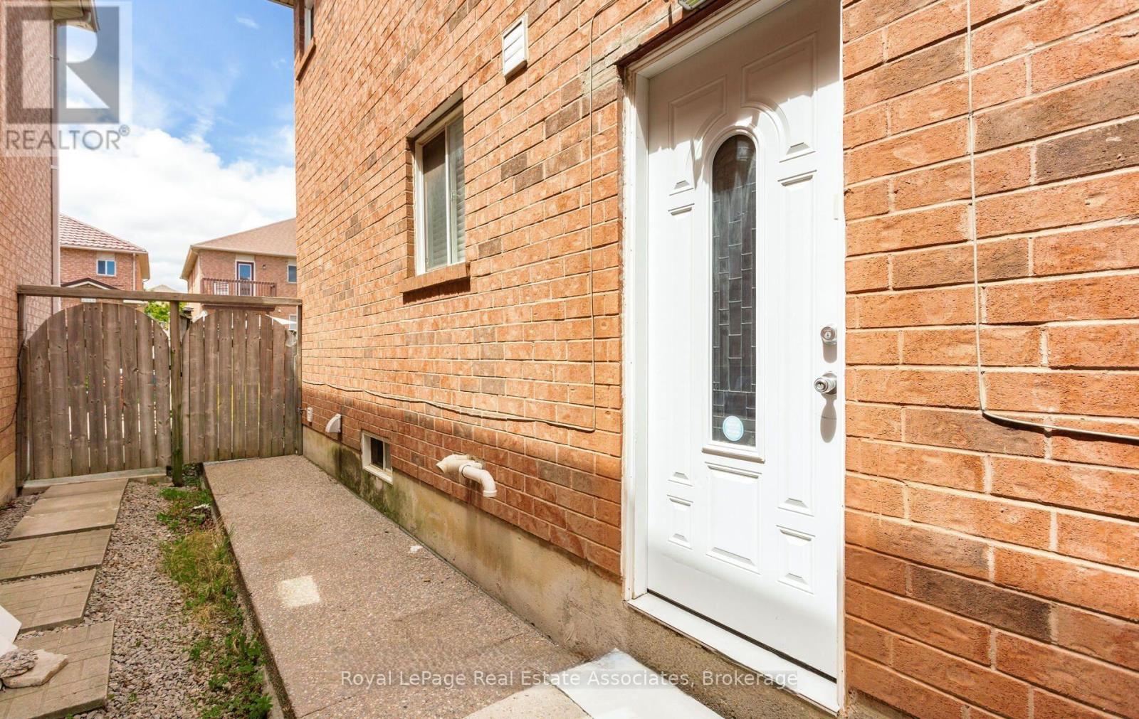 Lower - 116 Lake Louise Drive, Brampton, Ontario  L6X 4Z8 - Photo 2 - W13673278