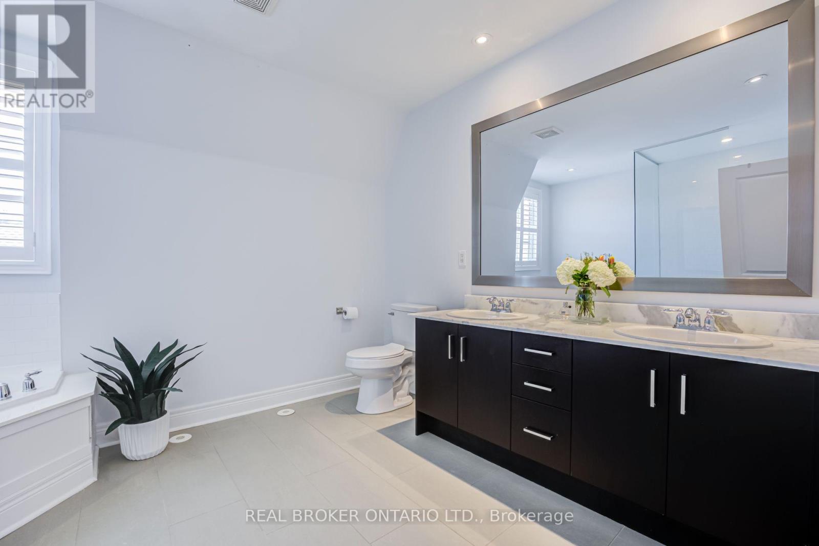 39 Ruby Lang Lane, Toronto, Ontario M8Z 0B8 - Photo 20 - W13673314