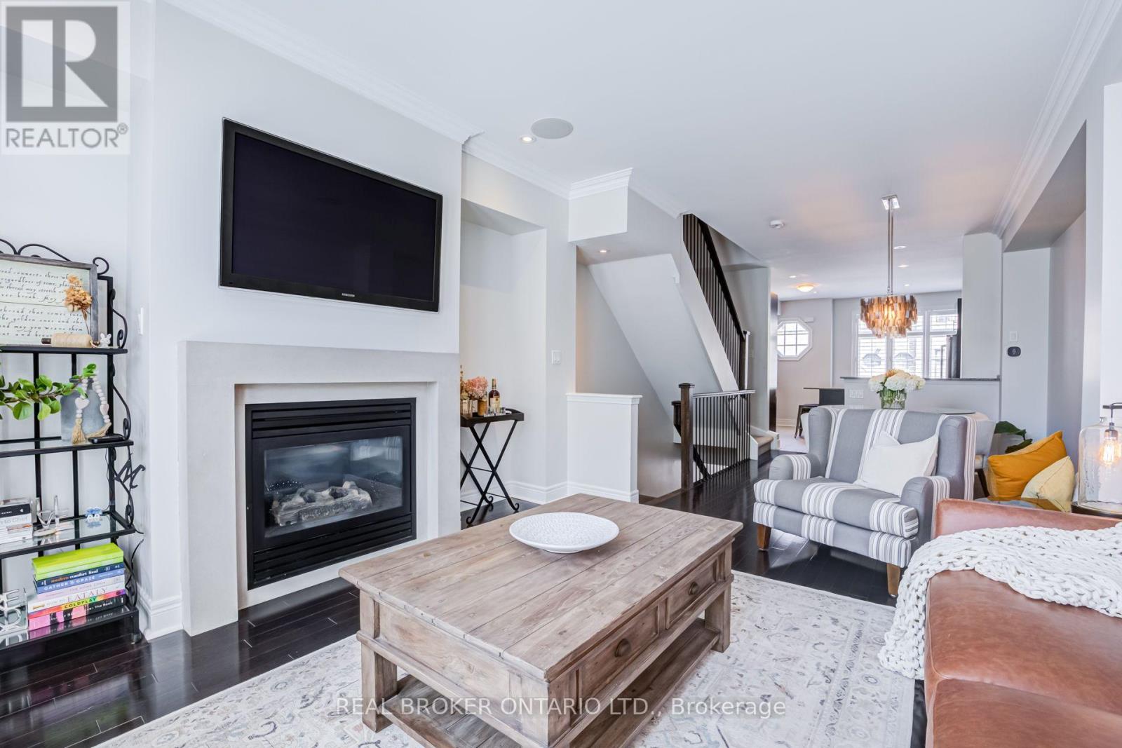 39 Ruby Lang Lane, Toronto, Ontario M8Z 0B8 - Photo 4 - W13673314