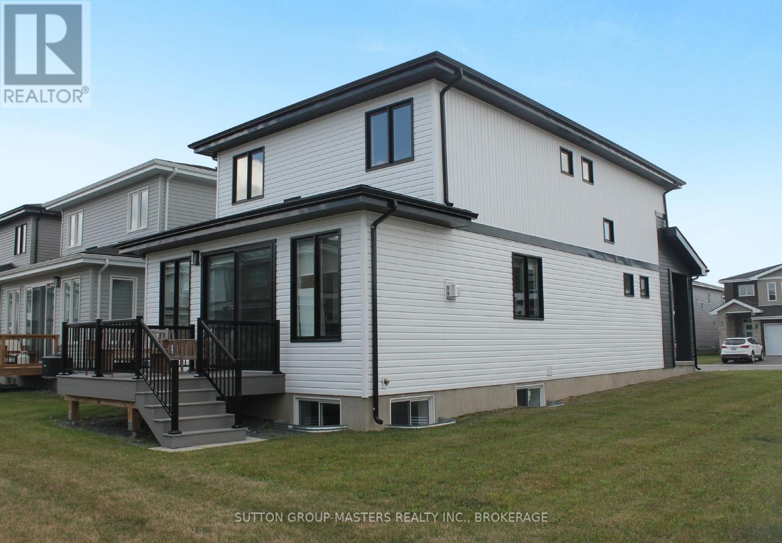 204 Superior Drive, Loyalist, Ontario K7N 0E5 - Photo 4 - X12952730
