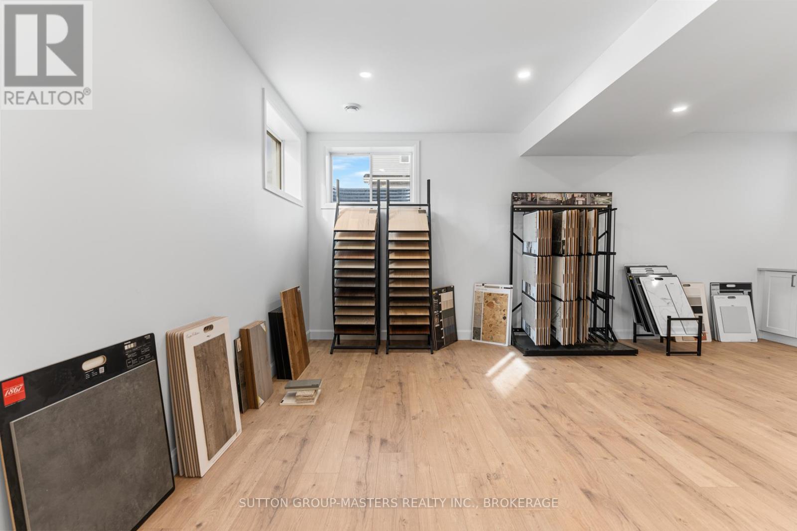 204 Superior Drive, Loyalist, Ontario K7N 0E5 - Photo 44 - X12952730