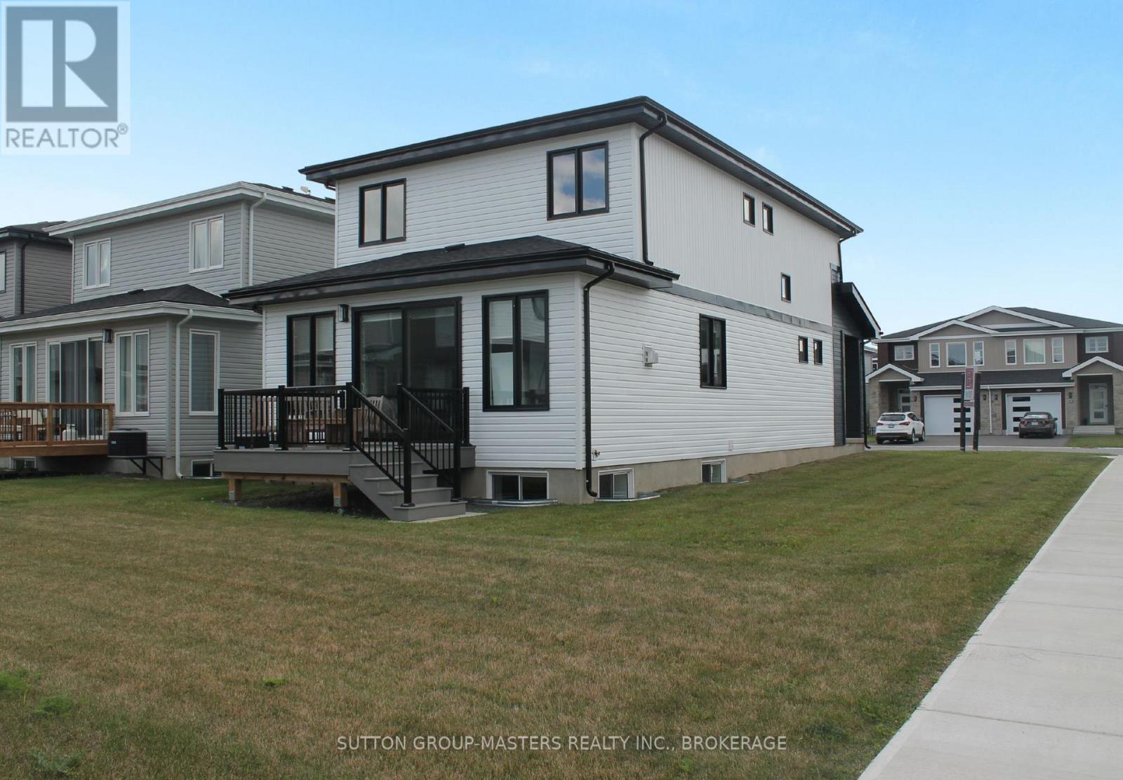204 Superior Drive, Loyalist, Ontario K7N 0E5 - Photo 5 - X12952730