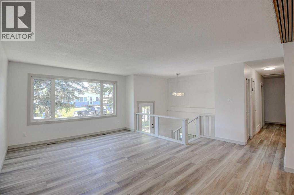 205 Allan Crescent Se, Calgary, Alberta  T2J 0T3 - Photo 5 - A2326551