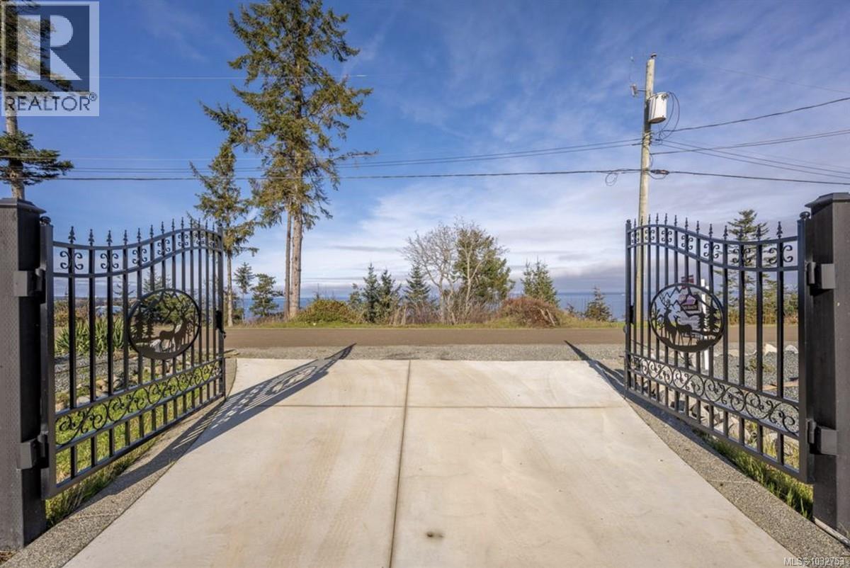 321 Wireless Rd, Comox, British Columbia  V9M 3T6 - Photo 30 - 1032753