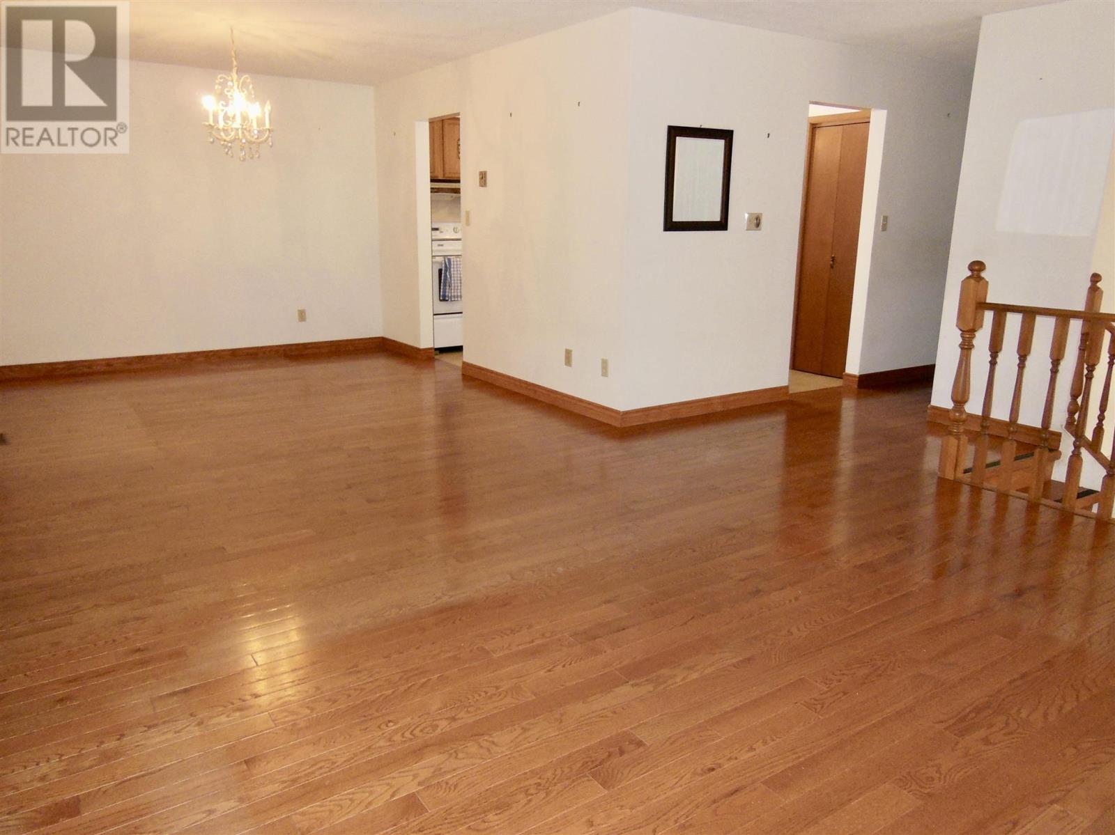 27 Parker Ave, Sault Ste. Marie, Ontario  P6B 1G6 - Photo 11 - SM262171