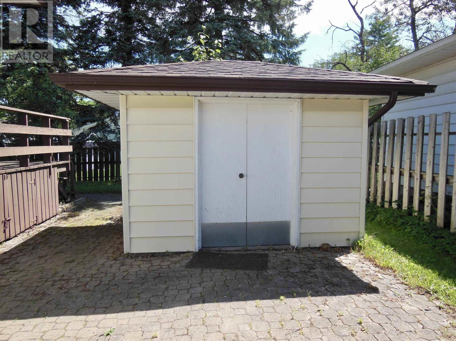 27 Parker Ave, Sault Ste. Marie, Ontario  P6B 1G6 - Photo 3 - SM262171