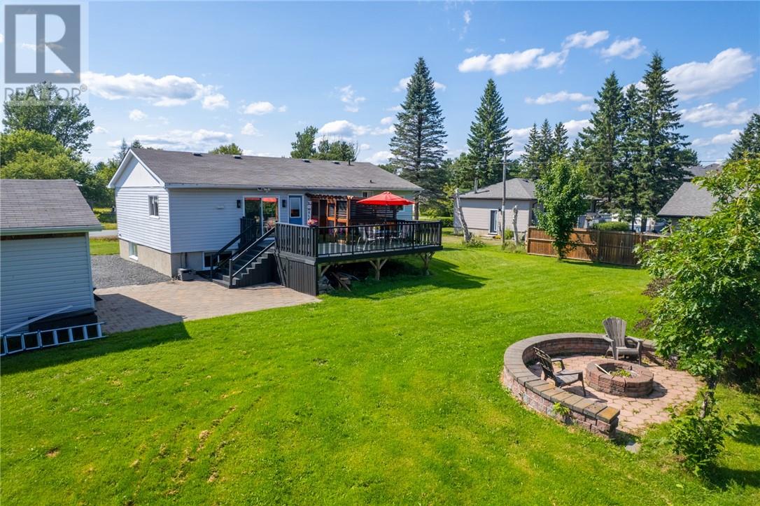 3026 Elm Street, Val Caron, Ontario  P3N 1R8 - Photo 4 - 2129805