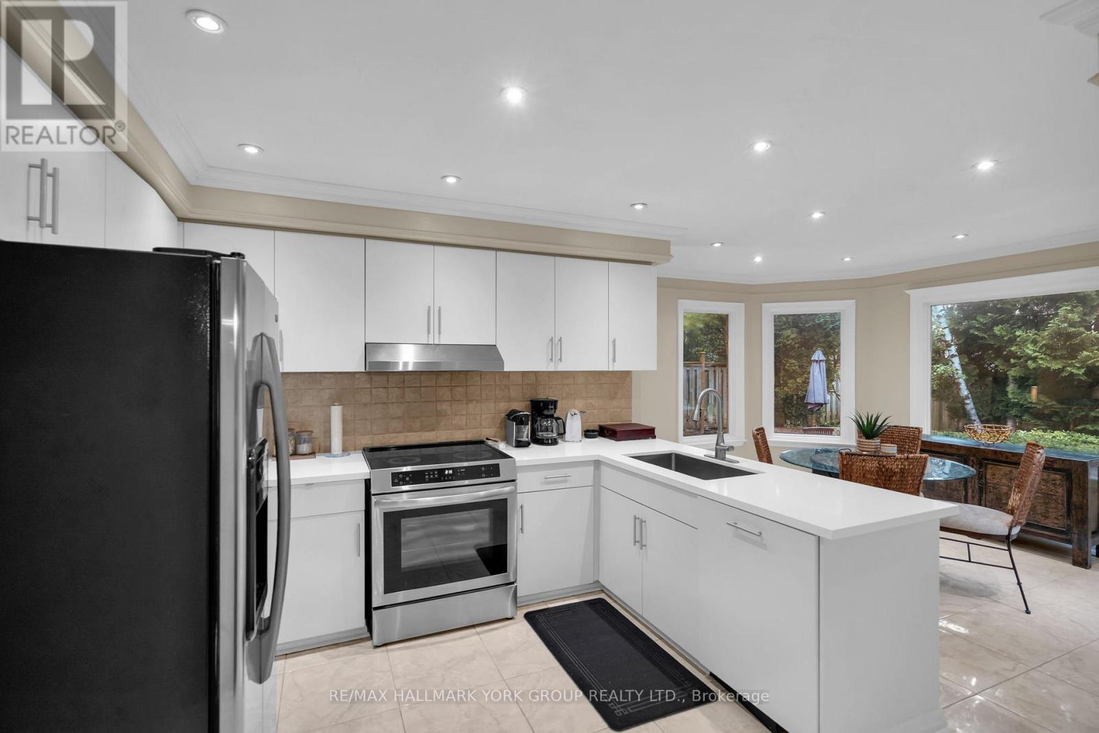 95 Gilbank Drive, Aurora, Ontario  L4G 5E2 - Photo 11 - N13672968