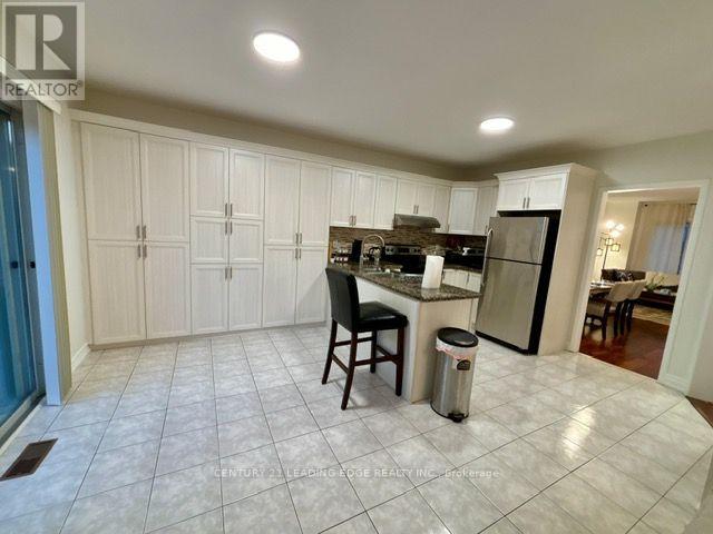 14 Buckhorn Avenue, Richmond Hill, Ontario  L4C 0E3 - Photo 8 - N13553204