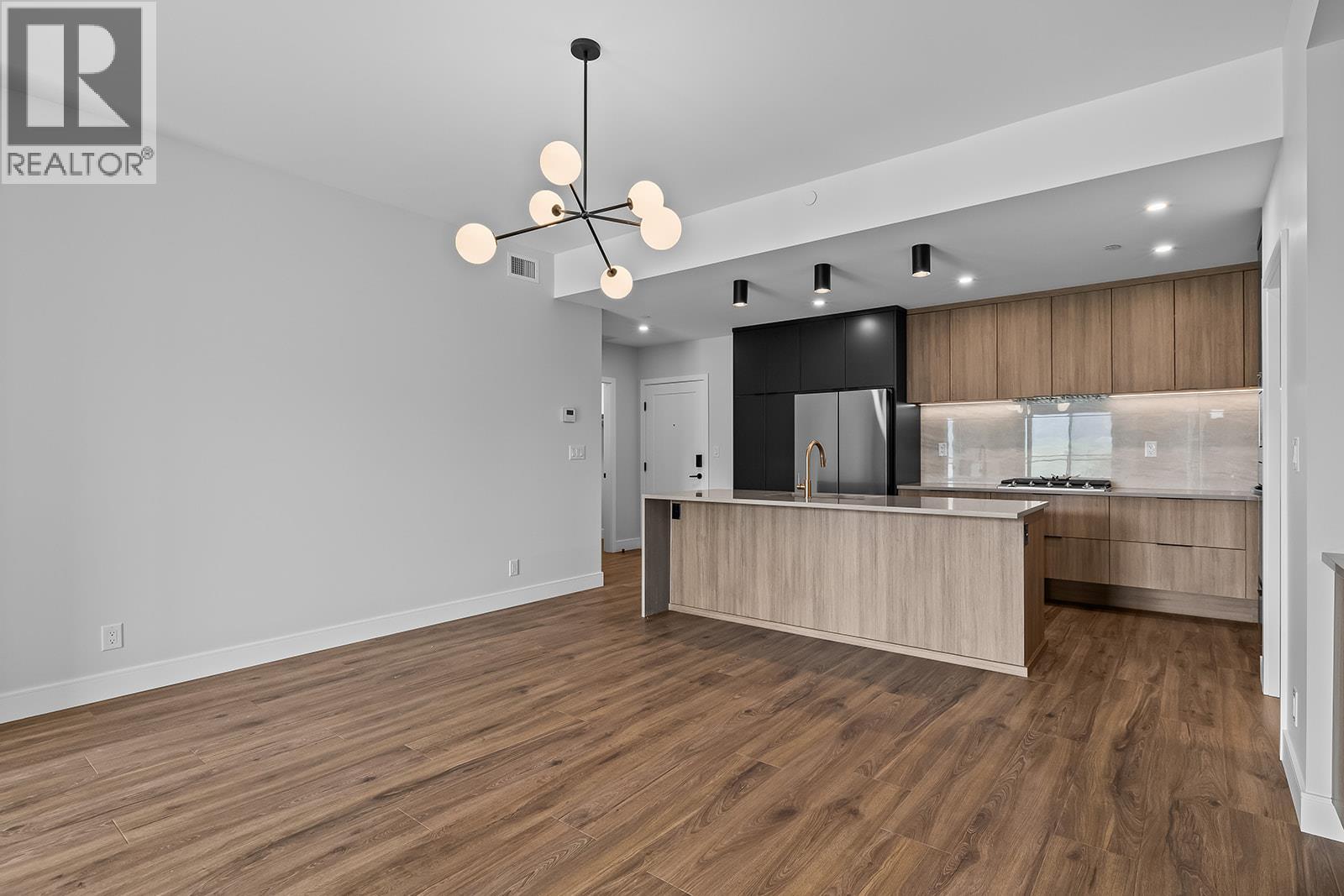 75 Predator Ridge Drive Unit# 307, Vernon, British Columbia  V1H 1G4 - Photo 2 - 10397010