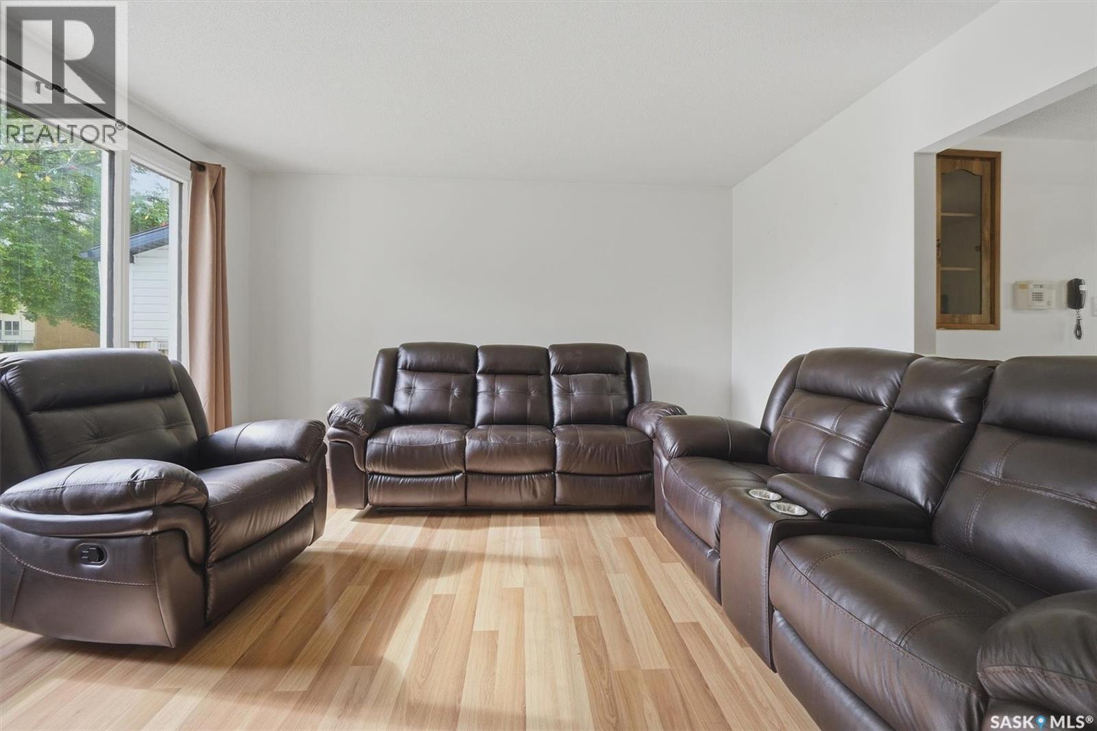 1305 W Avenue N, Saskatoon, Saskatchewan  S7L 3J2 - Photo 5 - SK045543