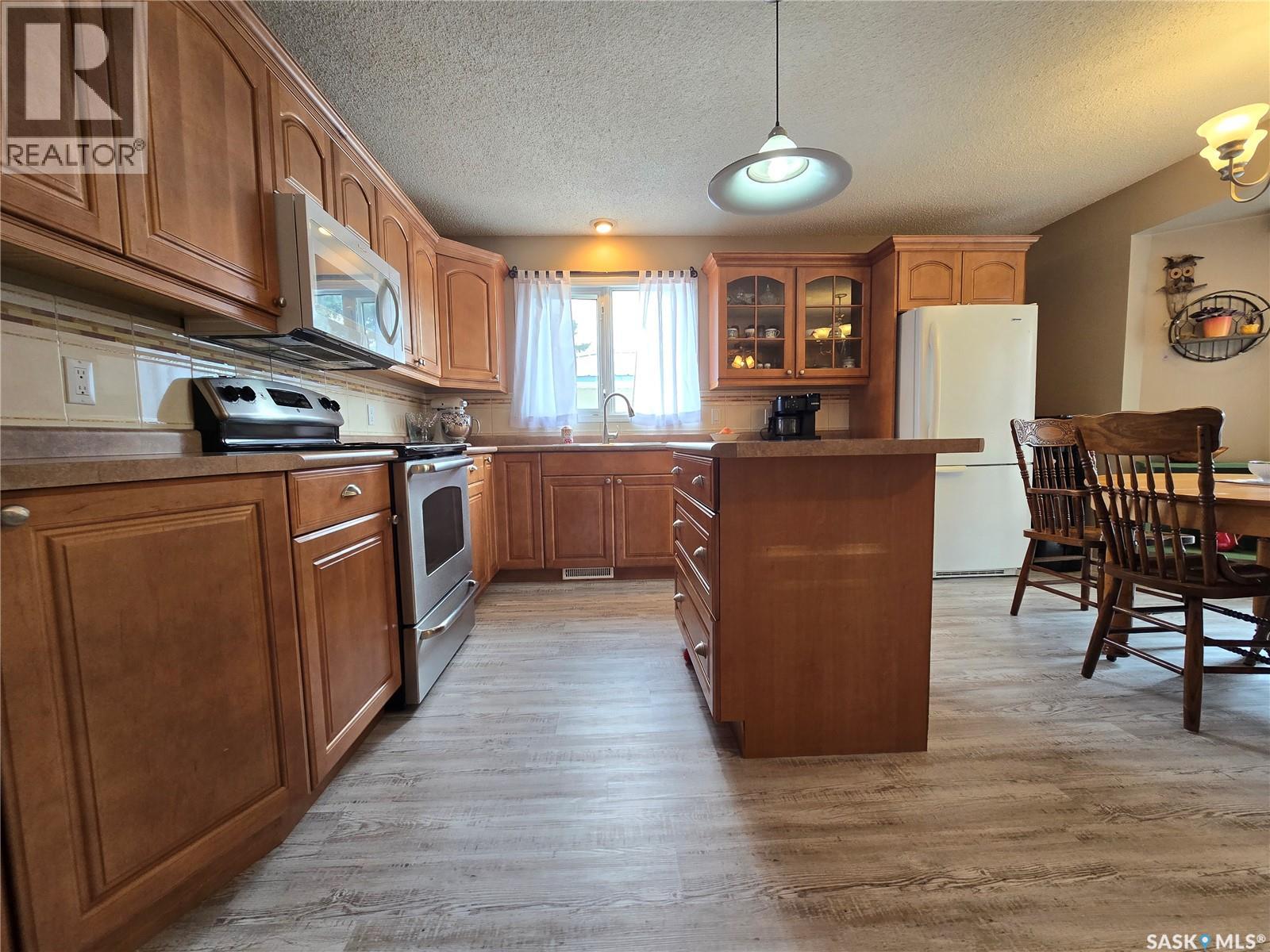 311 Eisenhower Street, Midale, Saskatchewan  S4H 1S0 - Photo 5 - SK045531