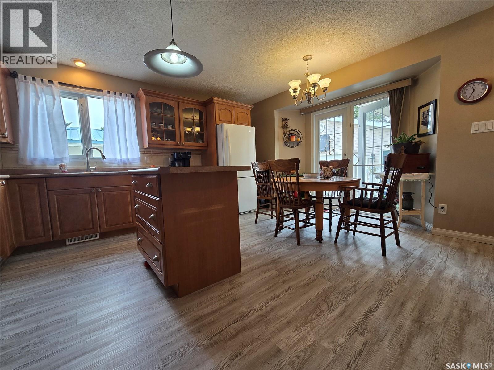 311 Eisenhower Street, Midale, Saskatchewan  S4H 1S0 - Photo 6 - SK045531