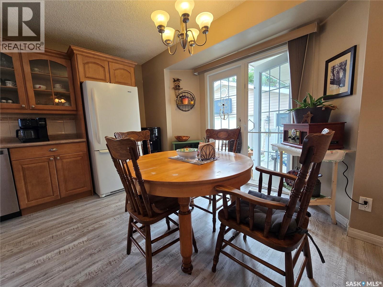311 Eisenhower Street, Midale, Saskatchewan  S4H 1S0 - Photo 7 - SK045531