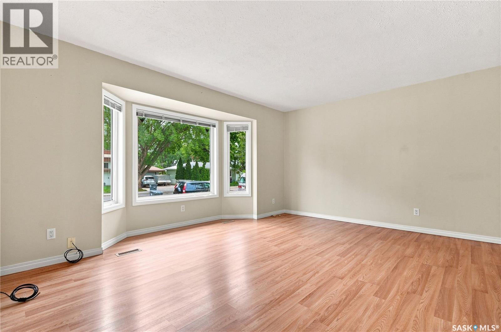5 Stewart Avenue, Saskatoon, Saskatchewan  S7L 3S5 - Photo 5 - SK045298