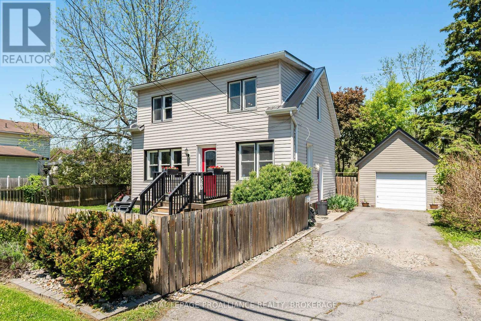 560 KING STREET W, gananoque, Ontario
